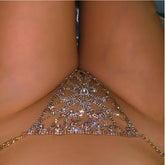 Blumenförmiger Bikini mit blinkenden Diamanten